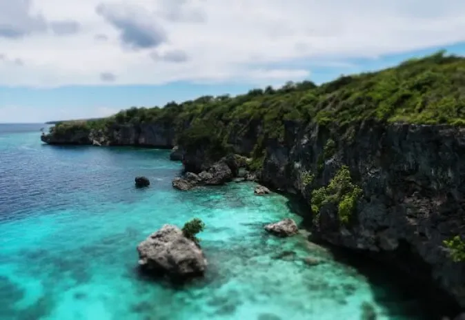 Apparalang Beach cliff jumping